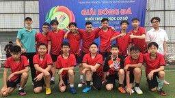 Học sinh trường THCS Mạc Đĩnh Chi tham dự giải bóng đá khối THCS
