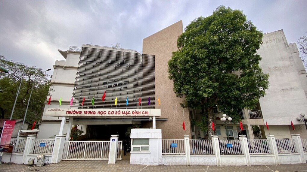 Trường Mạc Đĩnh Chi, nơi thành lập chi đoàn Thanh niên Cộng sản đầu tiên ở Hà Nội (quận Ba Đình)