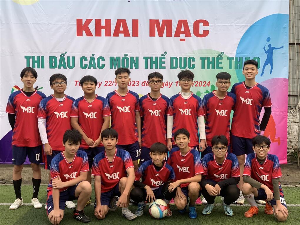 Đội tuyển bóng đá học sinh nam trường THCS Mạc Đĩnh Chi tham gia Hội khỏe Phù Đổng quận Ba Đình